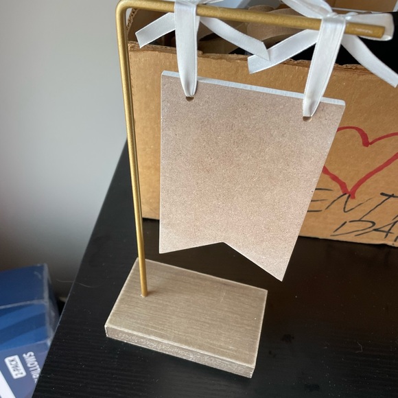 Favors Sign - Picture 2 of 2